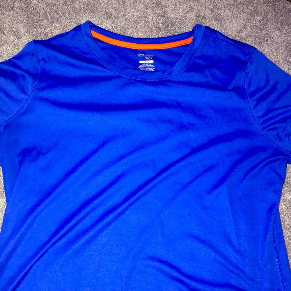 Blue loose running shirt